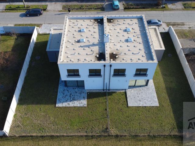 SKOLAUDOVANÝ -  5 izbový rodinný dom s dvomi kúpeľňami, krbom, rekuperáciou, nízke náklady