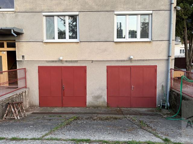 Výnimočný 3-izbový byt s vlastnou záhradou 150 m² a garážou – Vodárenská, Galanta