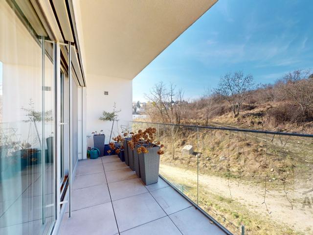 Prémiový byt na Kolibe: 247 m² celkovej plochy s terasou a jacuzzi v uzavretom rezidenčnom areáli