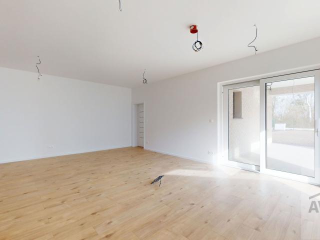 REZERVOVANÉ - 4 izbový rodinný dom v tichej lokalite, vyhrievaná terasa, povala, parkovanie, dokončenie na kľúč