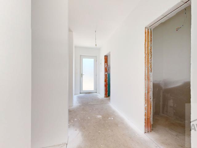 4 izbové rodinné domy s výbornou dispozíciou, štandardom, oplotením a záhradou na kľúč