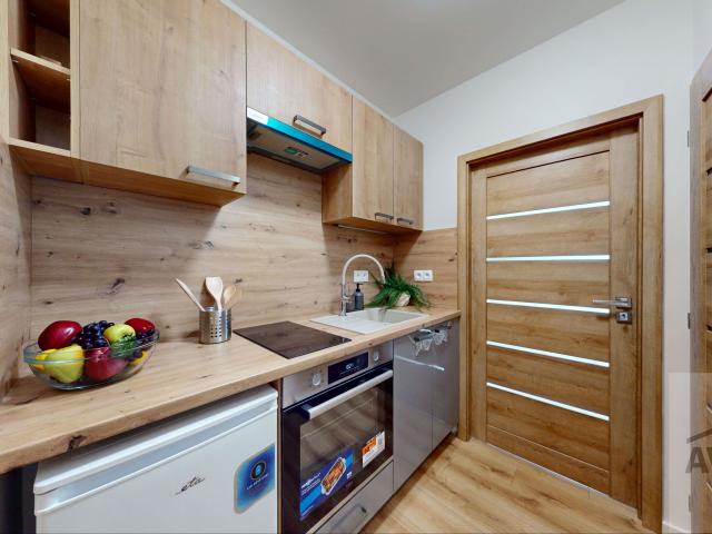 NOVÁ PONUKA | Kompletne zrekonštruovaná garsónka s loggiou – Vilová ulica, Petržalka