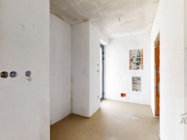 NOVINKA  - Priestranný 4 izbový rodinný dom, terasa, parkovanie, oplotenie v novej lokalite obce Zálesie