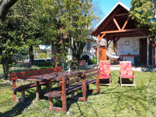 Rekreačná chata 38,5 m² s terasou 14 m² a záhradou – Rusovce, kompletná rekonštrukcia 2013