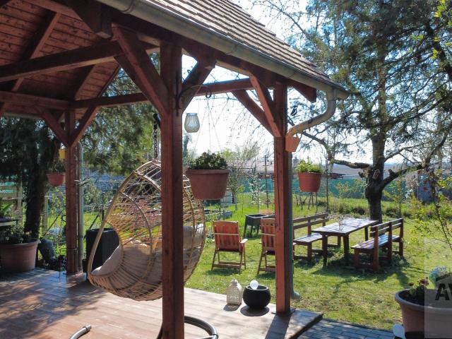 Rekreačná chata 38,5 m² s terasou 14 m² a záhradou – Rusovce, kompletná rekonštrukcia 2013