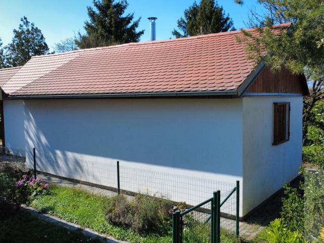 Rekreačná chata 38,5 m² s terasou 14 m² a záhradou – Rusovce, kompletná rekonštrukcia 2013