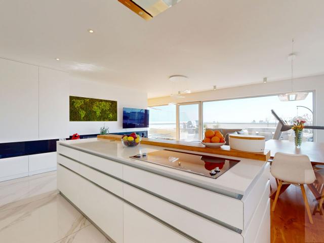 Prémiový byt na Kolibe: 247 m² celkovej plochy s terasou a jacuzzi v uzavretom rezidenčnom areáli