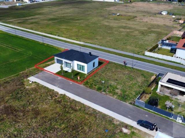 NOVINKA – Stavebný pozemok s výborným prístupom v Čunove – Zichyho tabla