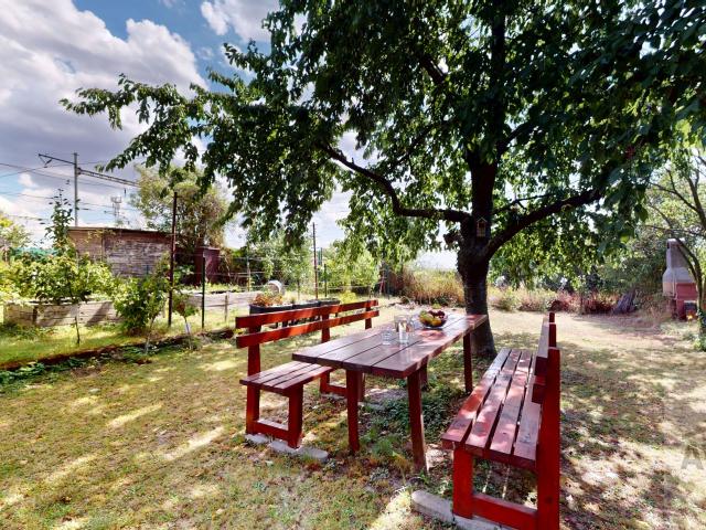 Krásna rekreačná chata v centre Rusoviec - Kovácsova ulica