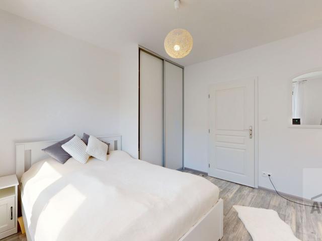 NOVINKA | Dizajnový trojizbový byt v pokojnom prostredí - kompletná rekonštrukcia, loggia, pivnica, kočíkáreň