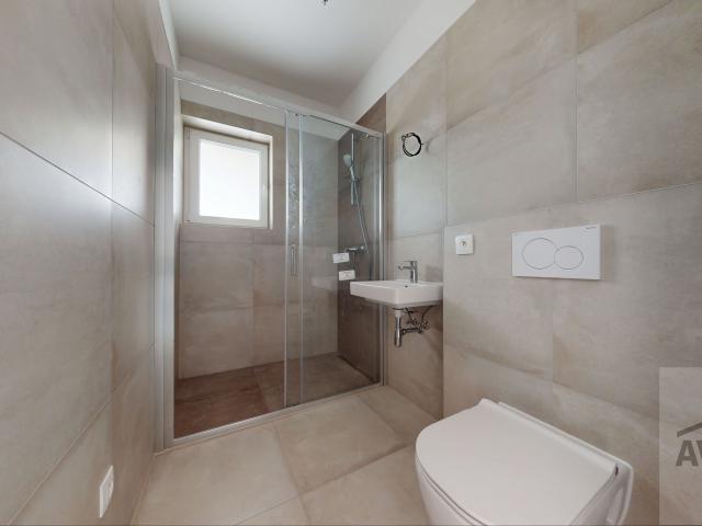 REZERVOVANÉ - 4 izbový rodinný dom v tichej lokalite, vyhrievaná terasa, povala, parkovanie, dokončenie na kľúč