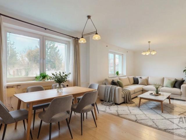 Priestranný 5,5-izbový rodinný dom s garážou, záhradou a vínnou pivnicou na Zdravotníckej ulici v Rusovciach