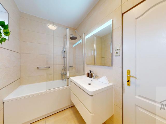 SKVELÁ PRÍLEŽITOSŤ - 6 izbový rodinný dom s garážou