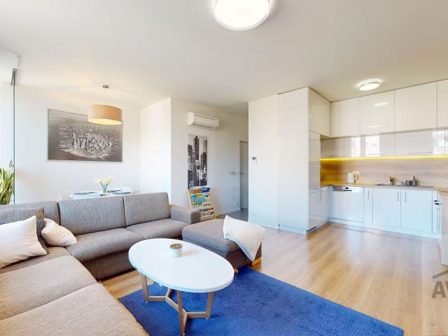 Moderný trojizbový byt s množstvom úložného priestoru - novostavba, loggia, dve pivnice