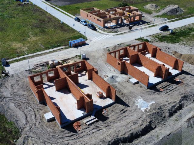 3 izbové byty s pozemkom, parkovaním v tichej lokalite s príjemným výhľadom