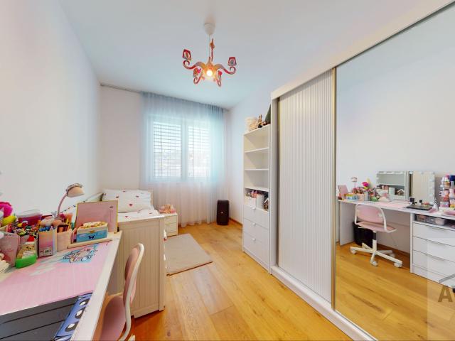 Prémiový byt na Kolibe: 247 m² celkovej plochy s terasou a jacuzzi v uzavretom rezidenčnom areáli