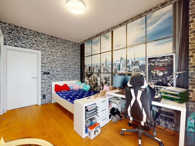 Prémiový byt na Kolibe: 247 m² celkovej plochy s terasou a jacuzzi v uzavretom rezidenčnom areáli