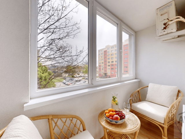 NOVÁ PONUKA | Kompletne zrekonštruovaná garsónka s loggiou – Vilová ulica, Petržalka