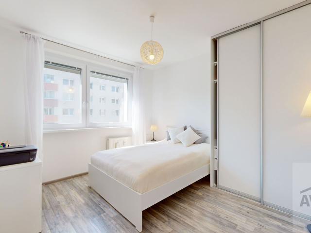 NOVINKA | Dizajnový trojizbový byt v pokojnom prostredí - kompletná rekonštrukcia, loggia, pivnica, kočíkáreň