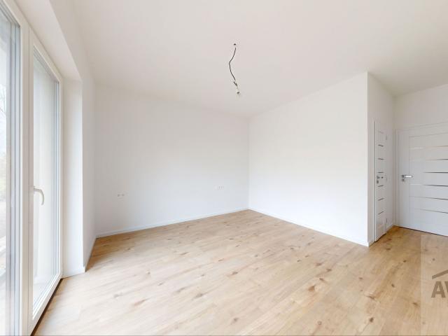 REZERVOVANÉ - 4 izbový rodinný dom v tichej lokalite, vyhrievaná terasa, povala, parkovanie, dokončenie na kľúč