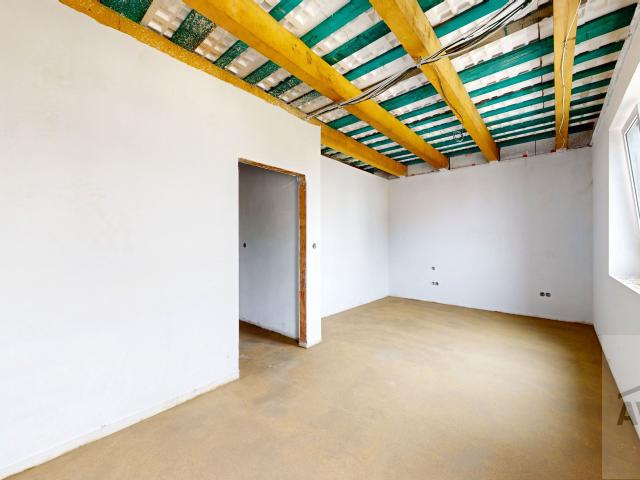 NOVINKA  - Priestranný 4 izbový rodinný dom, terasa, parkovanie, oplotenie v novej lokalite obce Zálesie