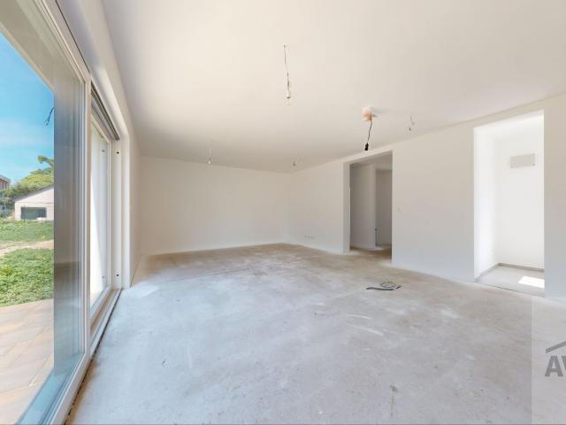 4 izbové rodinné domy s výbornou dispozíciou, štandardom, oplotením a záhradou na kľúč