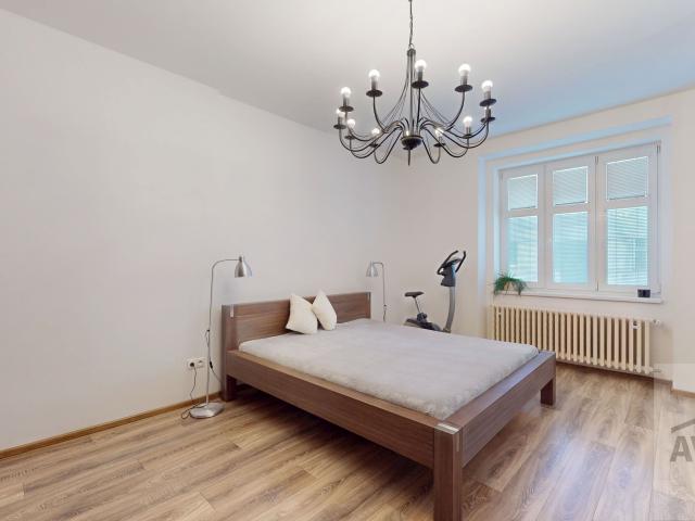 NOVÁ PONUKA | Exkluzívny 3-izbový byt v srdci Starého Mesta s unikátnou zelenou oázou