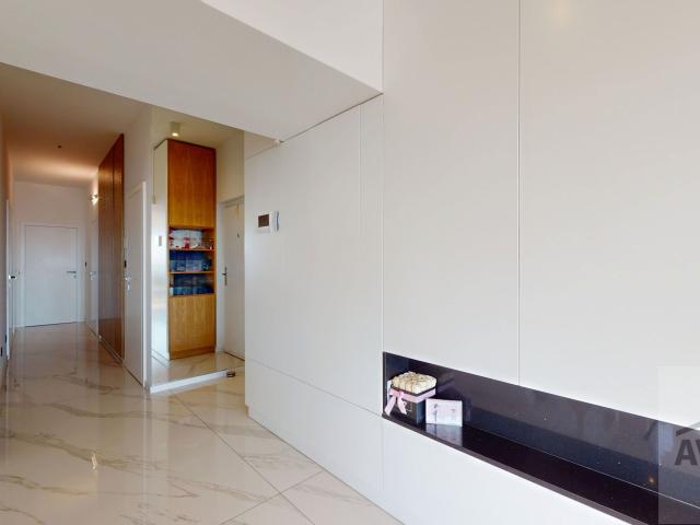 Prémiový byt na Kolibe: 247 m² celkovej plochy s terasou a jacuzzi v uzavretom rezidenčnom areáli