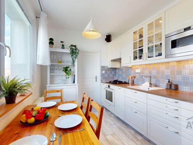 NOVINKA | Dizajnový trojizbový byt v pokojnom prostredí - kompletná rekonštrukcia, loggia, pivnica, kočíkáreň