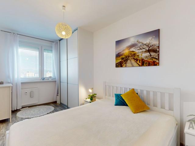 NOVINKA | Dizajnový trojizbový byt v pokojnom prostredí - kompletná rekonštrukcia, loggia, pivnica, kočíkáreň