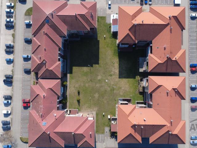 Priestranný 2,5 izbový byt so šatníkom, 3x terasa, parkovacie miesto, Rajka