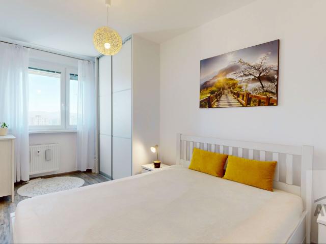 POCTIVÁ KOMPLETNÁ REKONŠTRUKCIA | TROJIZBOVÝ BYT S LOGGIOU A PIVNICOU VO VÝBORNEJ LOKALITE