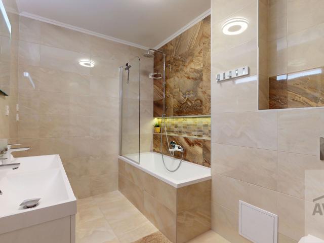 NOVÁ PONUKA | Unikátny 3-izbový byt s vlastnou záhradou v srdci Galanty