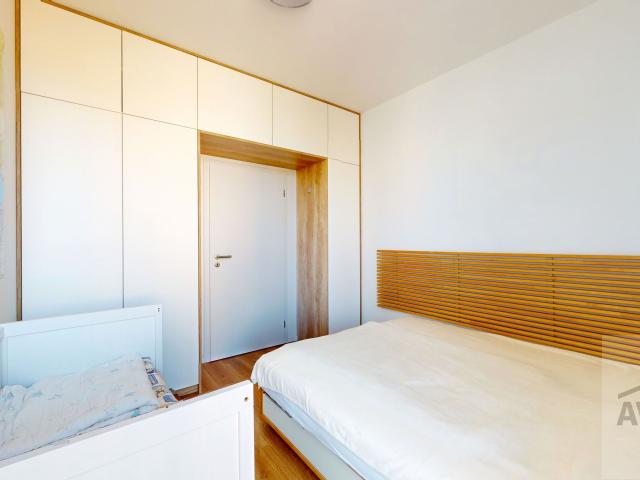 Moderný trojizbový byt s množstvom úložného priestoru - novostavba, loggia, dve pivnice