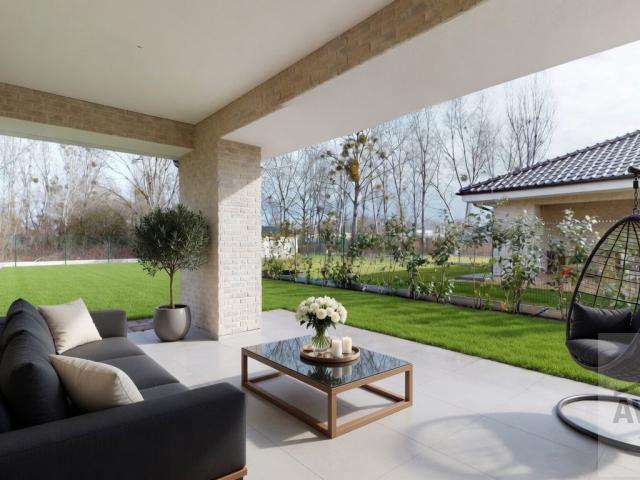 POSLEDNÝ - 4 izbový rodinný dom v tichej lokalite, vyhrievaná terasa, povala, parkovanie, dokončenie na kľúč