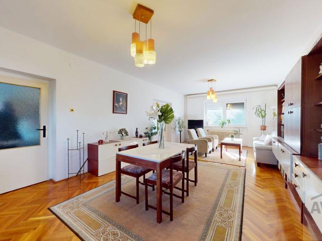 NOVÁ CENA - atraktívný 5 izbový rodinný dom v blízkosti centra s garážou a veľkým pozemkom