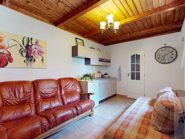 Rekreačná chata 38,5 m² s terasou 14 m² a záhradou – Rusovce, kompletná rekonštrukcia 2013