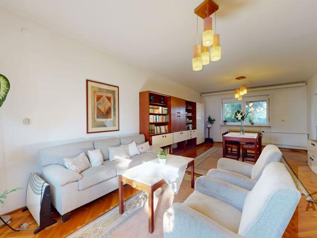 NOVÁ CENA - atraktívný 5 izbový rodinný dom v blízkosti centra s garážou a veľkým pozemkom