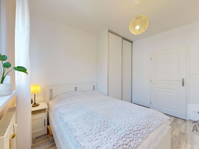 POCTIVÁ KOMPLETNÁ REKONŠTRUKCIA | TROJIZBOVÝ BYT S LOGGIOU A PIVNICOU VO VÝBORNEJ LOKALITE