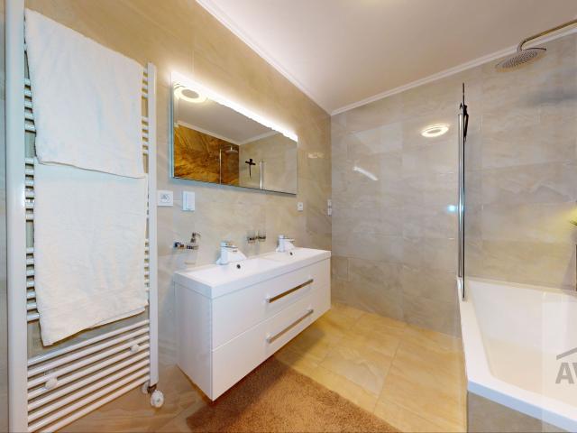 Výnimočný 3-izbový byt s vlastnou záhradou 150 m² a garážou – Vodárenská, Galanta