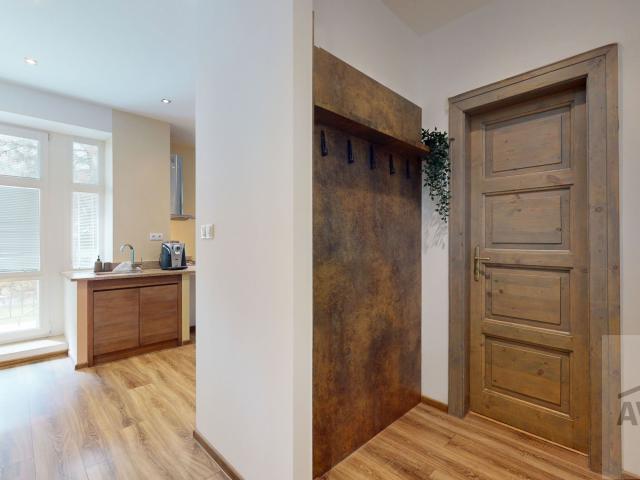 NOVÁ PONUKA | Exkluzívny 3-izbový byt v srdci Starého Mesta s unikátnou zelenou oázou