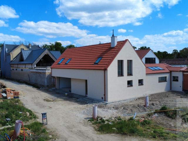 Exkluzívna 5-izbová vila v uzavretom rezorte Villa Condominium pri Rusovskom kaštieli | 153,5 m² | Pozemok 649 m² | 660 000 €