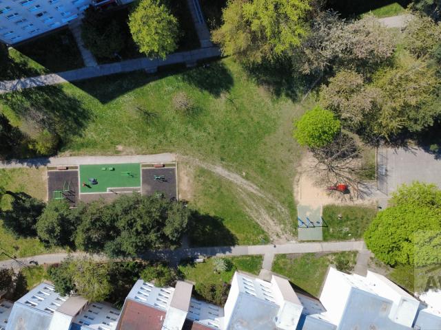 NOVINKA - Kompletne zrekonštruovaný 3 izb. byt v pokojnom prostredí - loggia, pivnica, kočíkáreň