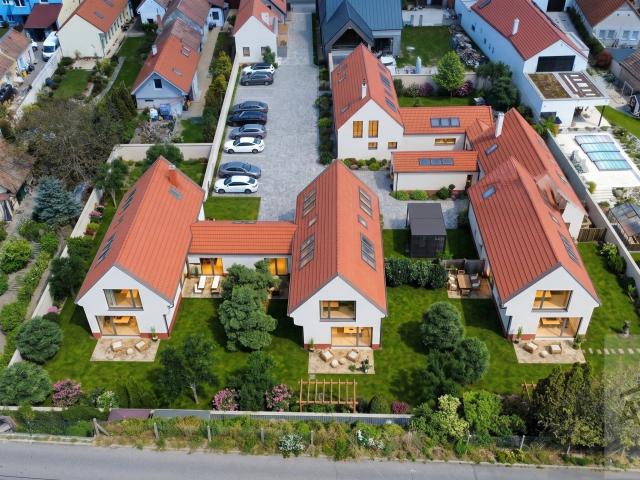 Exkluzívna 5-izbová vila v uzavretom rezorte Villa Condominium pri Rusovskom kaštieli | 153,5 m² | Pozemok 649 m² | 660 000 €