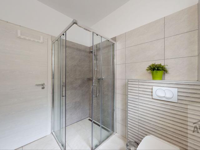 PREDAJ - Trojizbový apartmán v stredisku Trangoška s parkovacím miestom, balkónom a skrinkou v lyžiarni