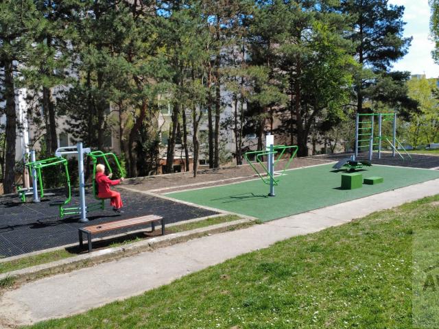 NOVINKA - Kompletne zrekonštruovaný 3 izb. byt v pokojnom prostredí - loggia, pivnica, kočíkáreň