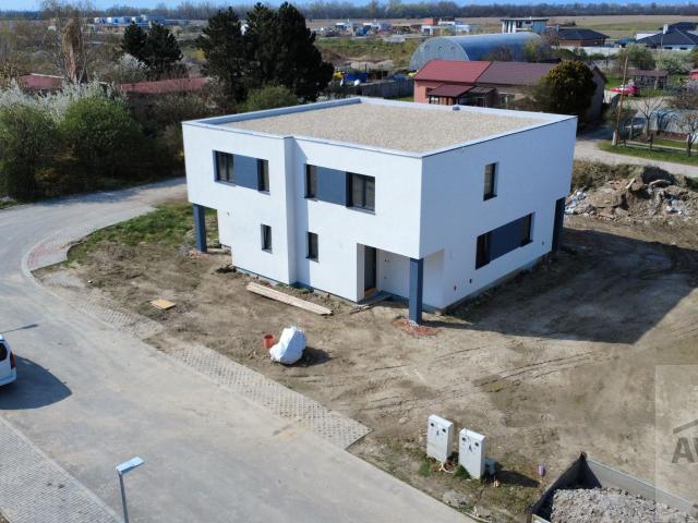 4-izbový rodinný dom s tepelným čerpadlom a terasou v novej tichej lokalite Zálesie – Jazerná ul.