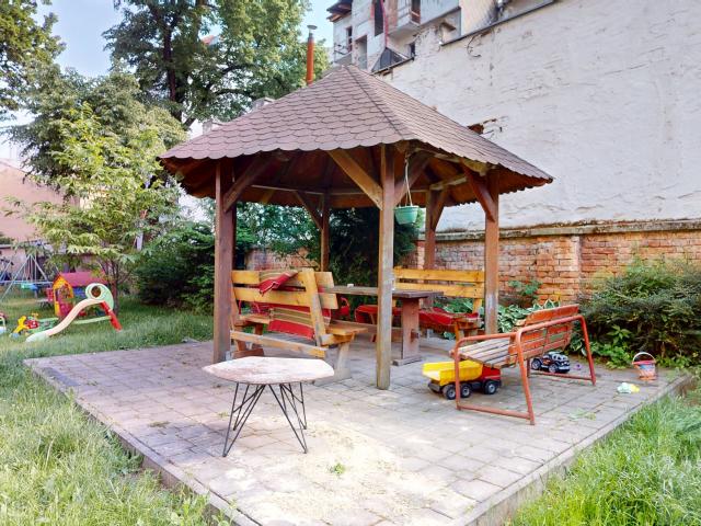 3-IZBOVÝ BYT S BALKÓNOM DO ZELENÉHO VNÚTROBLOKU – DOBROVSKÉHO, STARÉ MESTO