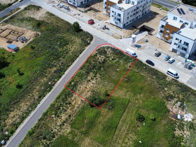 Pozemok na rodinný dom v Ivanke pri Dunaji – 538 m², všetky IS