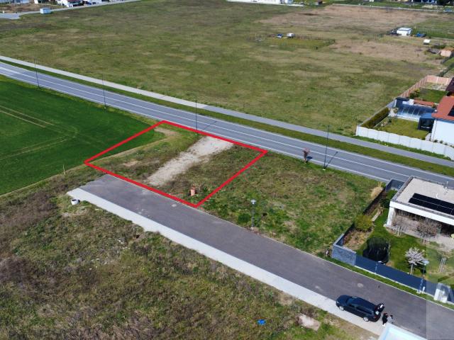 Stavebný pozemok 522 m² v Čunove – Zichyho tabla, všetky IS a aktuálna ÚPI